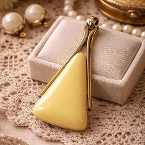 Vintage Crown Trifari Butter Yellow Lucite Triangle Pendant Gold Tone Signed